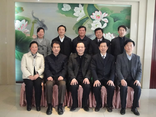 武漢市工商業(yè)聯(lián)合會余元九主席、武漢市僑聯(lián)秦鋒主席等一行蒞臨我司考察